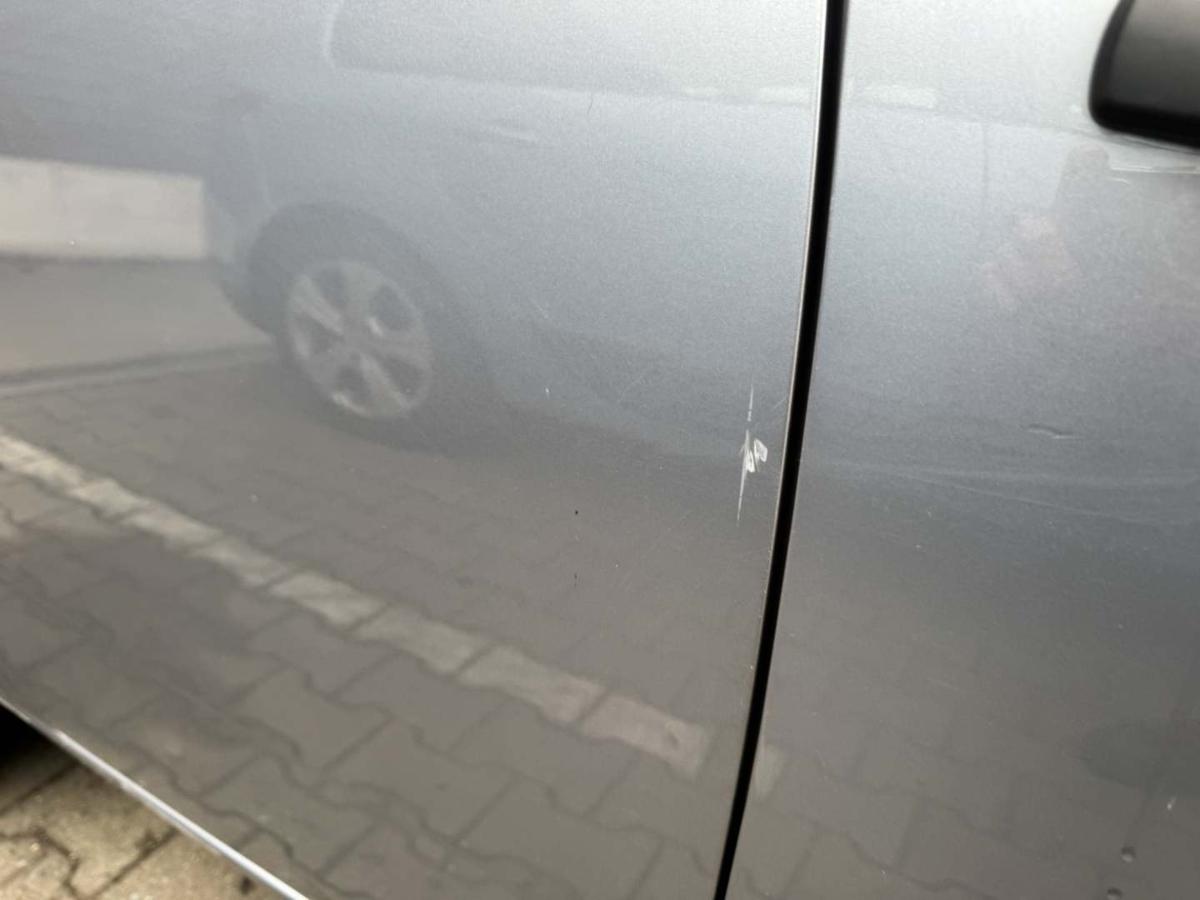 Opel Astra H original T&uuml;r hinetn rechts Z163 Lichtsilber Flie&szlig;heck Rohbau Bj.2009